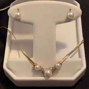 Elegant 14K Gold w/ Diamond and Pearl Matching Set